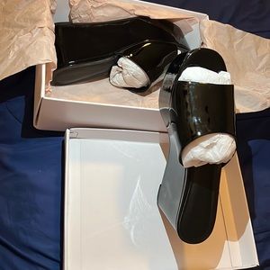 Velvet slippers